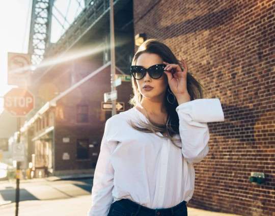 ¿Qué tipos de gafas de sol te favorecen según tu rostro?