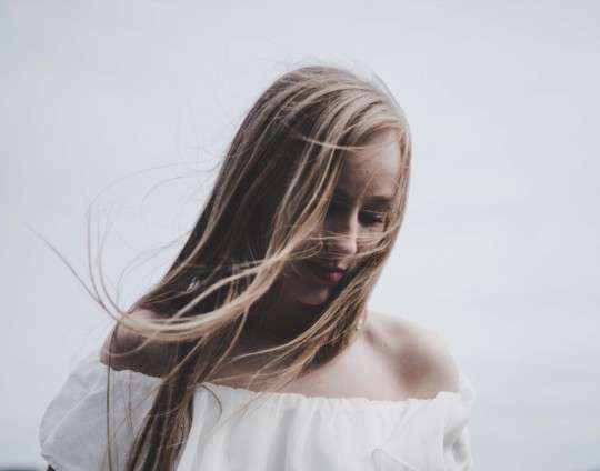 7 trucos para darle volumen a tu cabello de manera natural