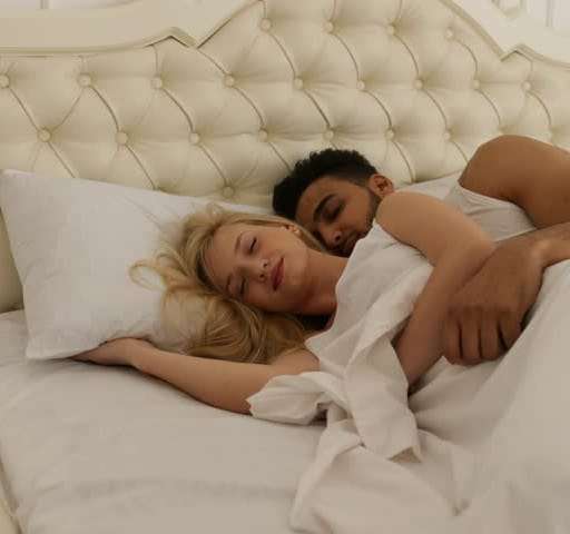 Si compartes almohada, te explicamos por qué es mejor tener una solo para ti.