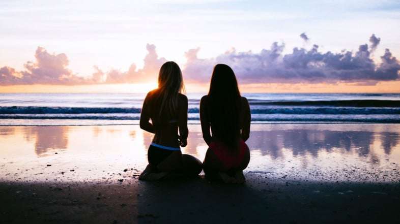 Turismo femenino: mujeres que traspasan fronteras 1 Turismo femenino: mujeres que traspasan fronteras