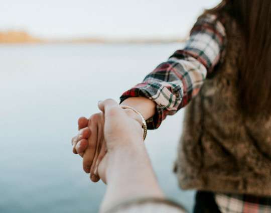 ¿Por qué a los hombres les cuesta entender las emociones de las mujeres?