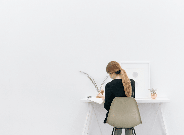 ¿Qué hacer si pasas mucho tiempo sentada?